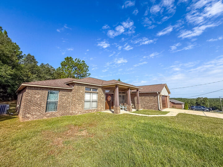 Property Photo:  6214 Flash Lane  FL 32536 