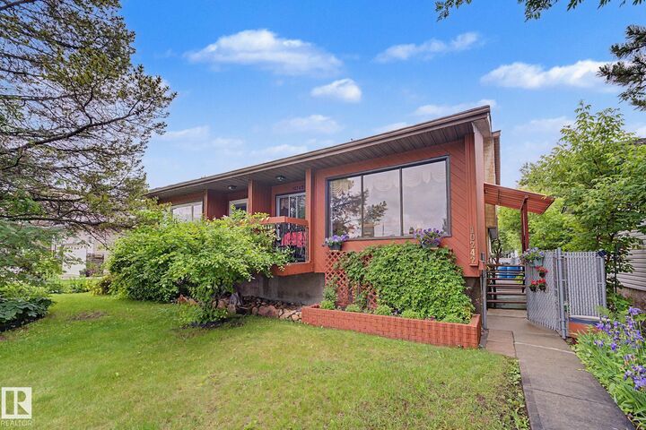 Photo de la propriété:  10242 161 Street NW  AB T5P 3J1 