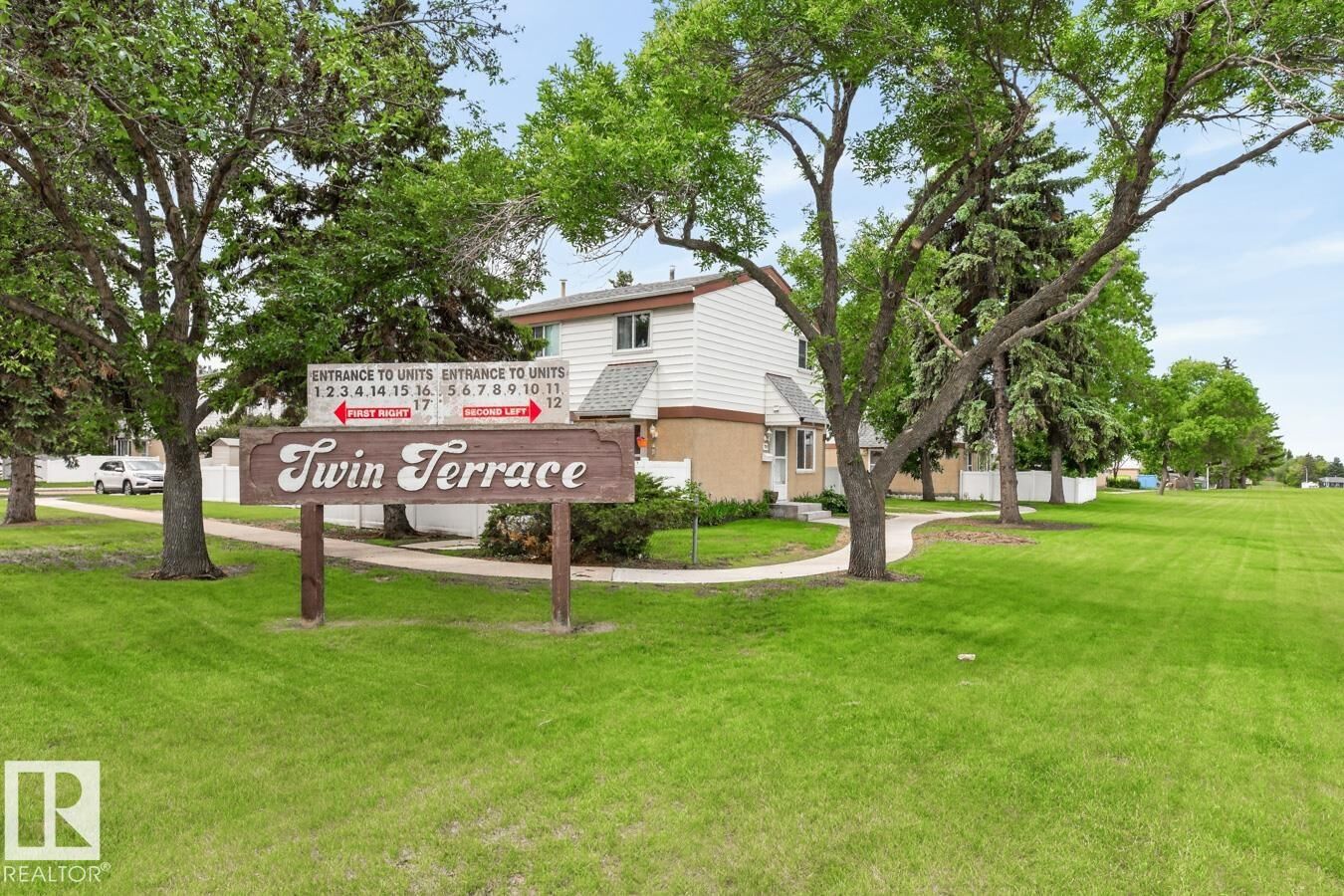 Property Photo:  12C Twin Terrace NW  AB T6K 1V4 