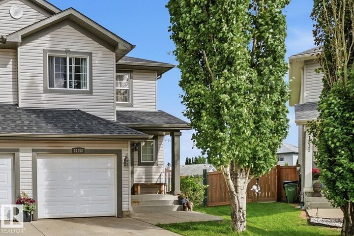 Property Photo:  21207 90ave NW  AB T5T 6Z1 