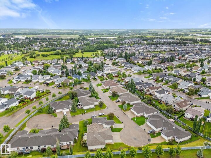 Property Photo:  18 Hillcrest Court  AB T7X 4A8 