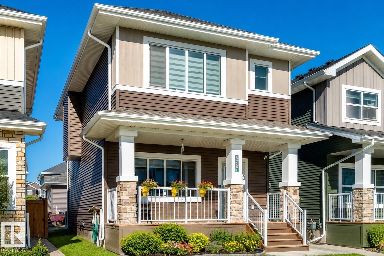 Property Photo:  572 Glenridding Ravine Drive SW  AB T6W 4P1 
