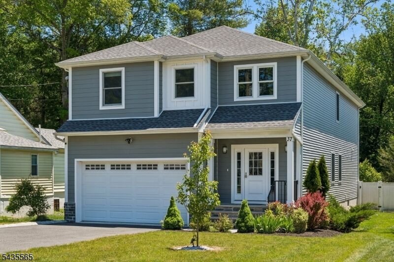 Property Photo:  37 Burnet St  NJ 07039 