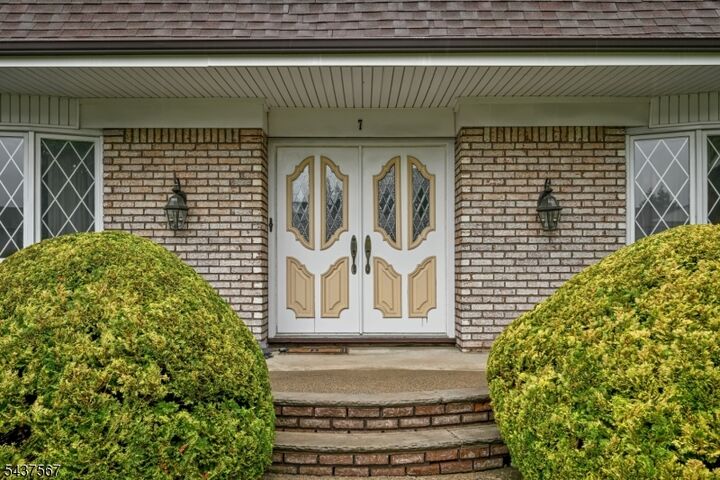 Property Photo:  7 Glendale Ln  NJ 07004 