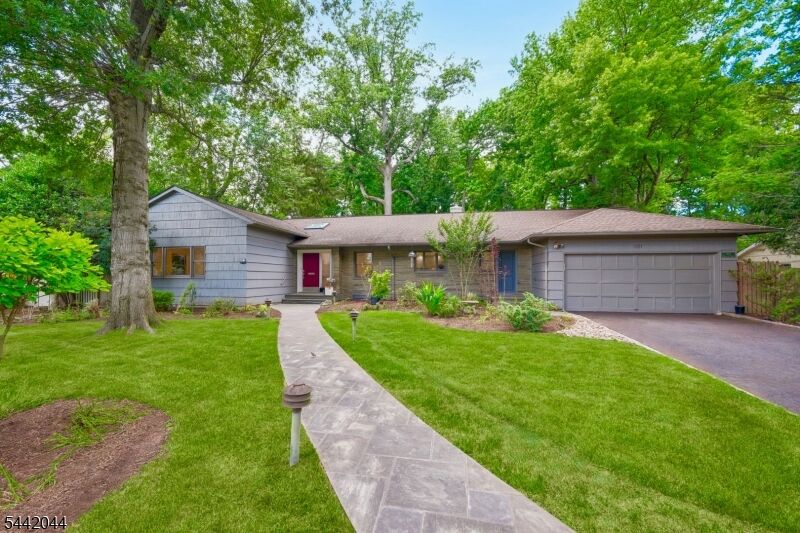 Property Photo:  621 Mountain Dr  NJ 07079 