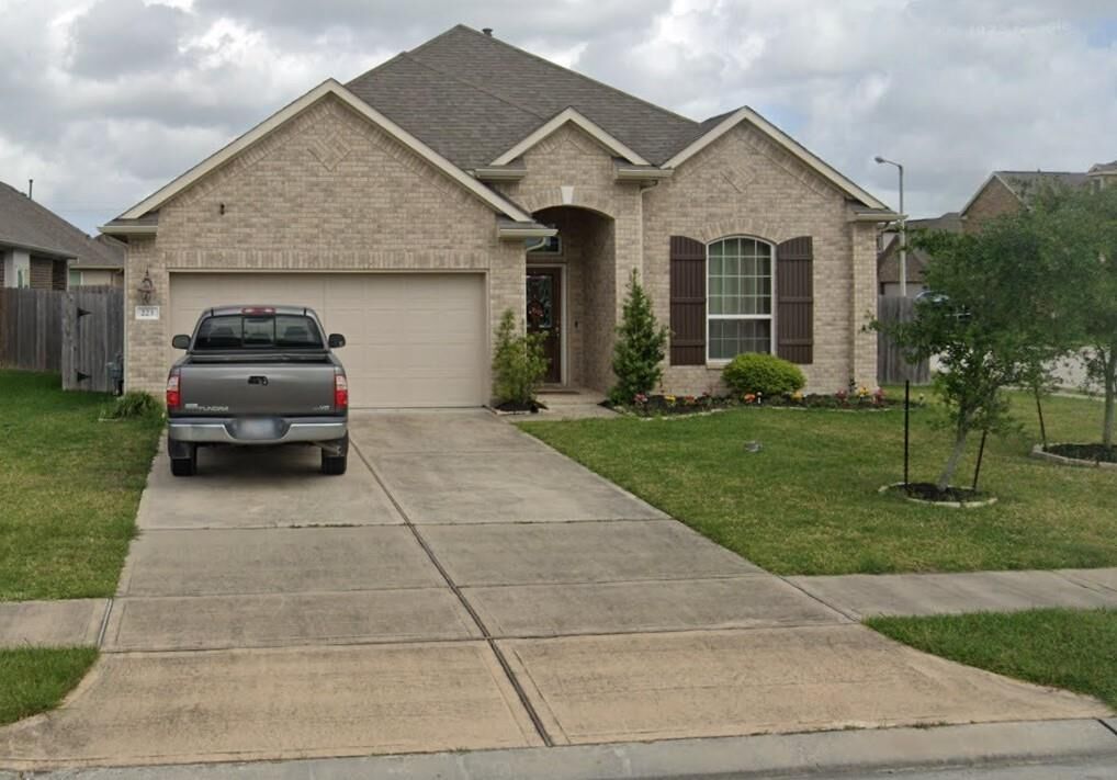 Property Photo:  223 Rochester Trail Lane  TX 77539 