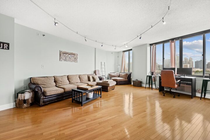 Property Photo:  415 Newark St 7G  NJ 07030 