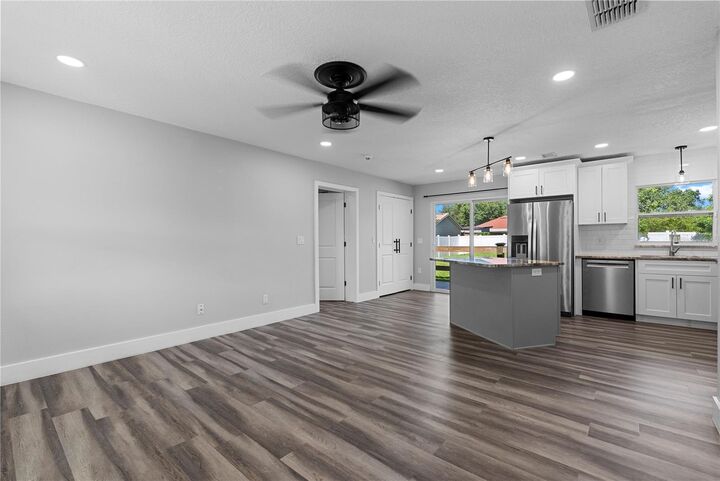 Property Photo: 1350 Sasoon Avenue FL 32803