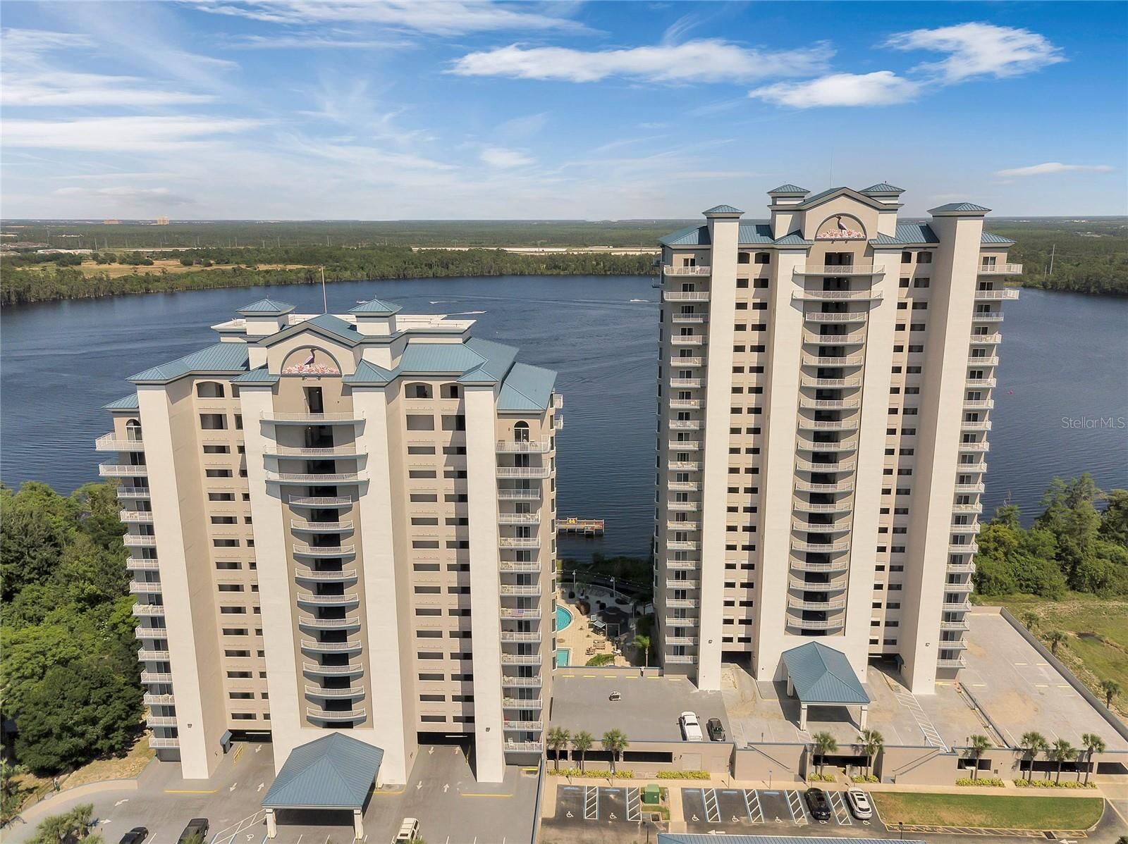 Property Photo: 13427 Blue Heron Beach Drive 906 FL 32821