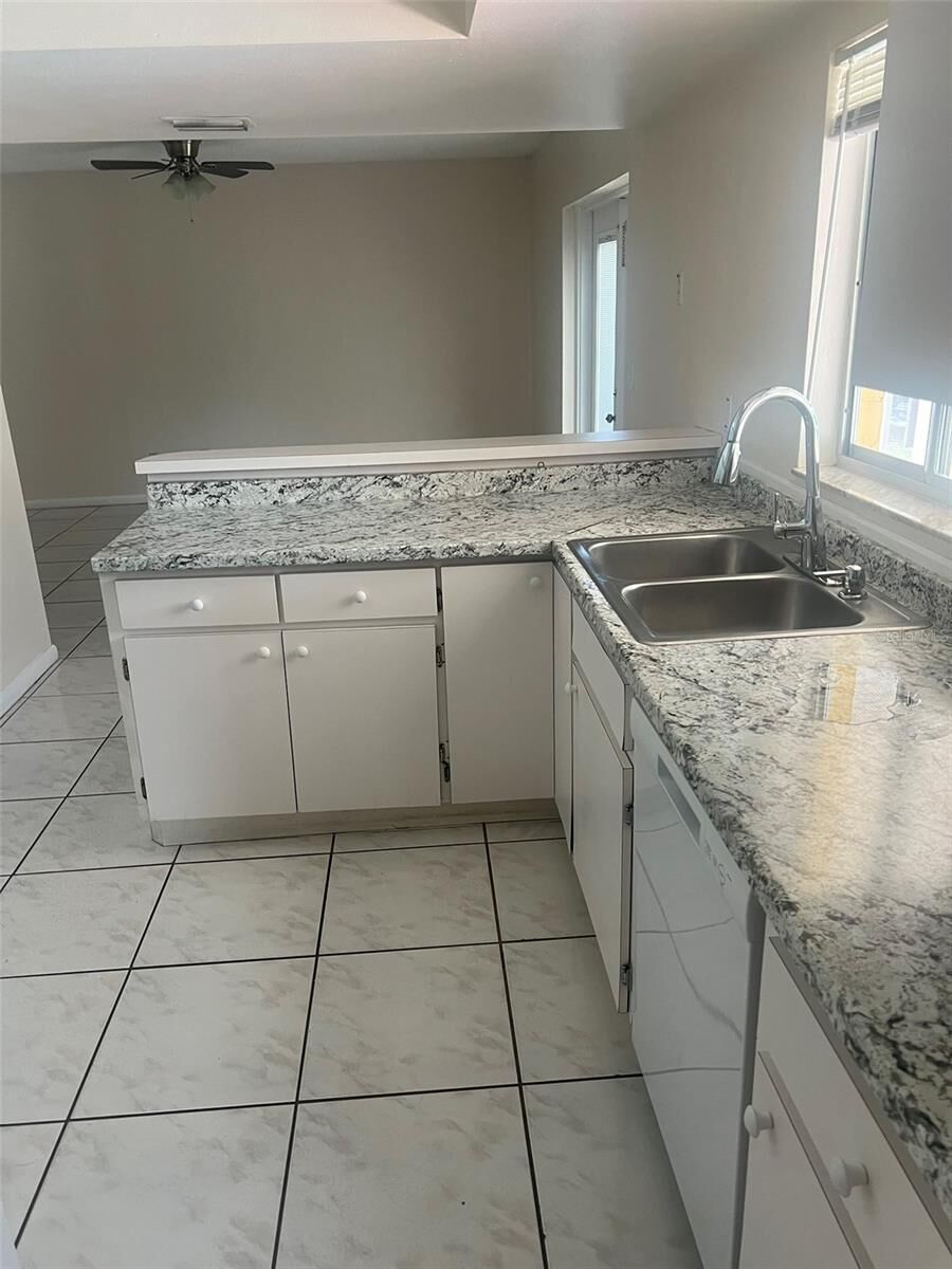 Property Photo:  5205 Dublin Place  FL 33624 