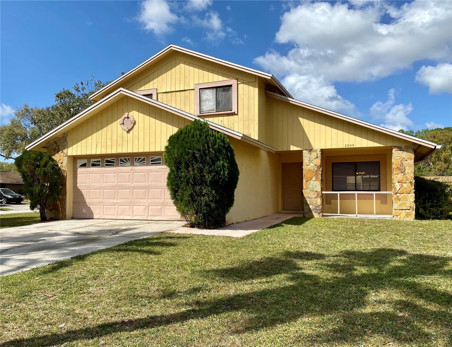 Property Photo:  5205 Dublin Place  FL 33624 
