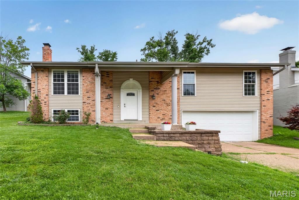 Property Photo:  1060 Pinrun Drive  MO 63011 