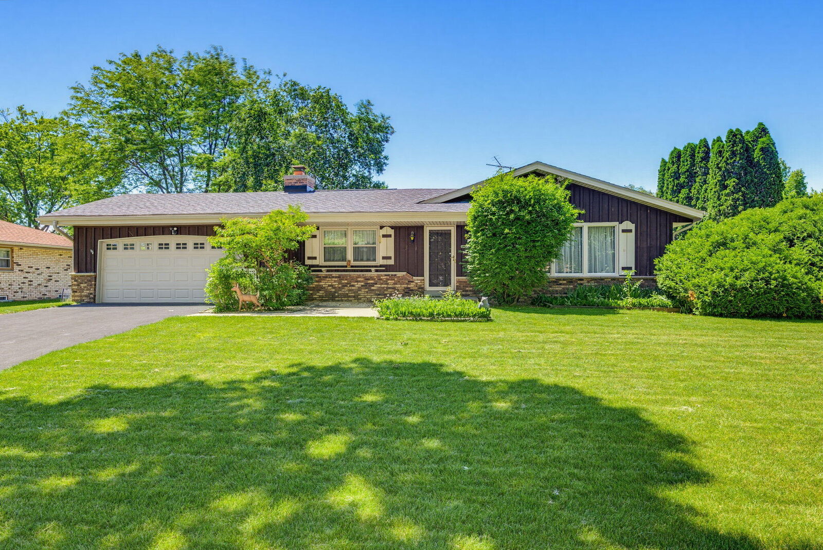 Property Photo:  9069 N Maura Ln  WI 53223 