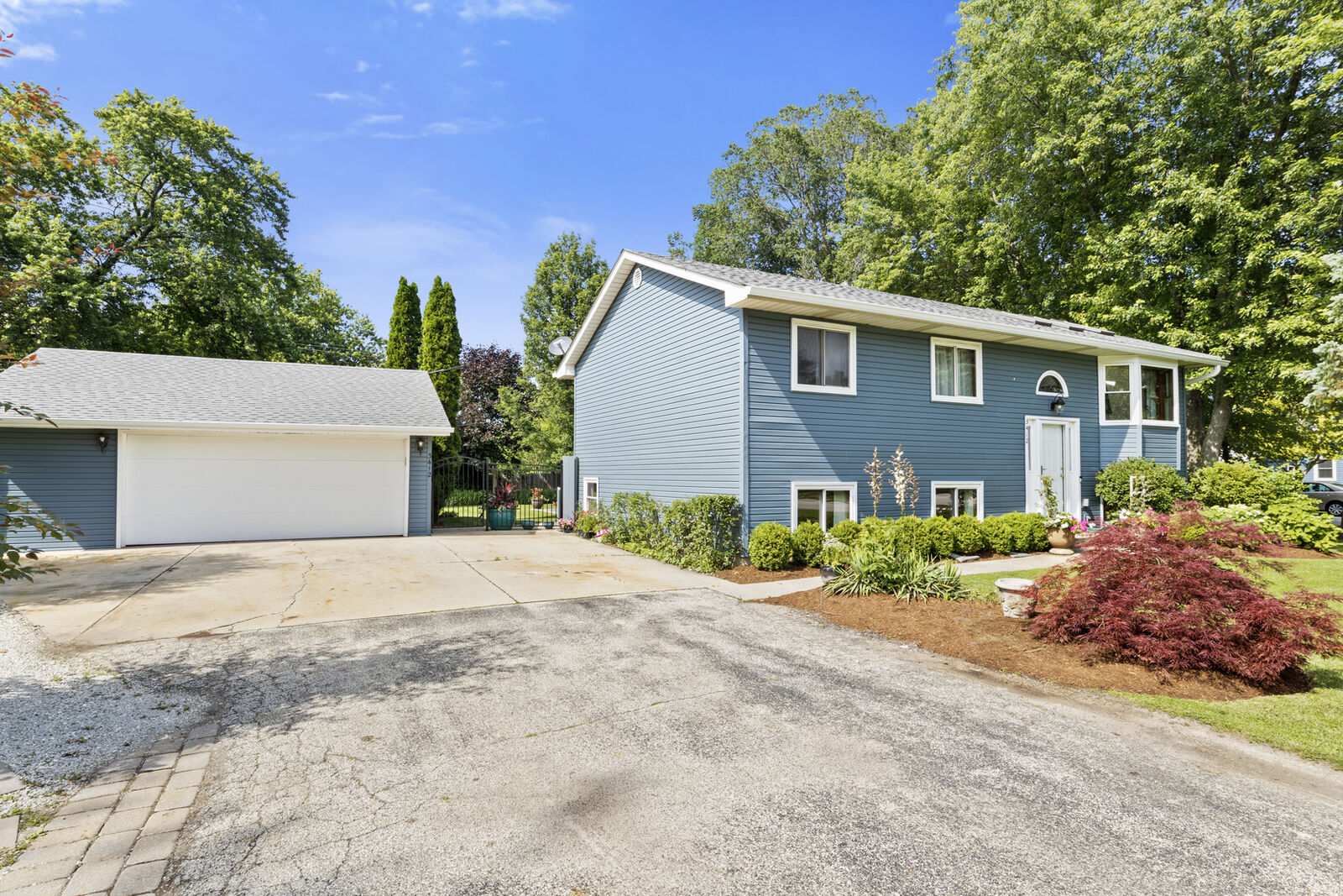 Property Photo:  3412 Crescent Avenue  IL 60031 