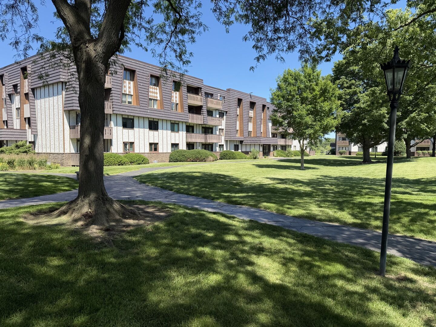 Property Photo: 13000 Heiden Circle 3204 IL 60044
