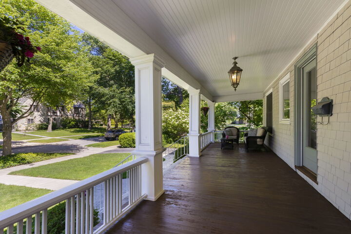 Property Photo: 412 Cumnor Road IL 60043
