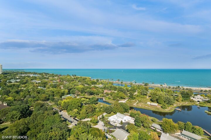 Property Photo: 1850 N Clark Street 2405 IL 60614