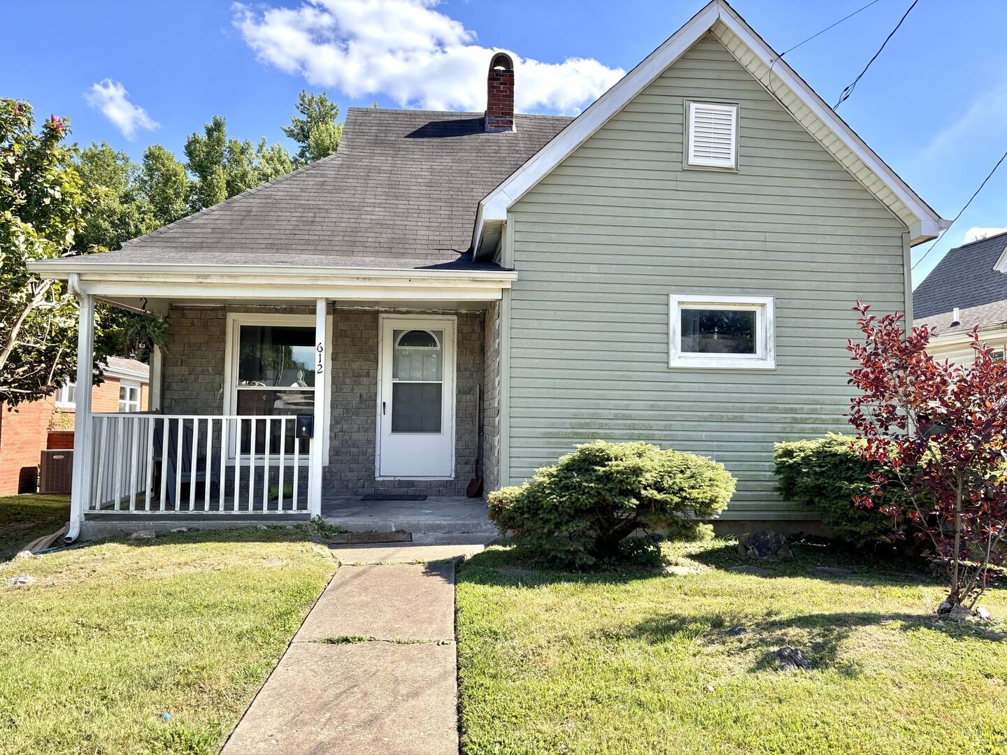 Property Photo:  612 W Monroe Street W  IL 62948 