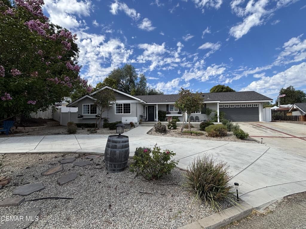 Property Photo:  751 Calle Naranjo  CA 91360 