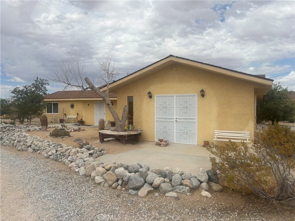 Property Photo: 3255 Sunset CA 92252