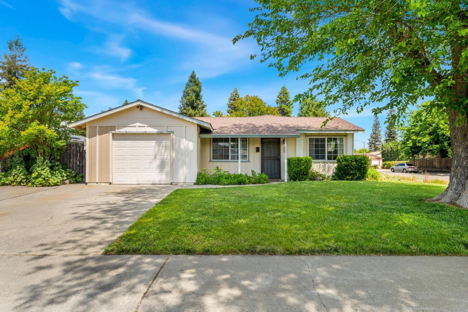 Property Photo: 342 Bright Day Drive CA 95695