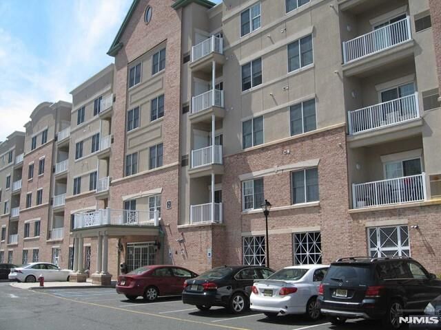 Property Photo:  2411 Windsor Park Court  NJ 07631 