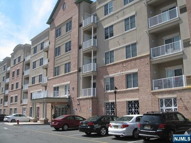 Property Photo:  2411 Windsor Park Court  NJ 07631 