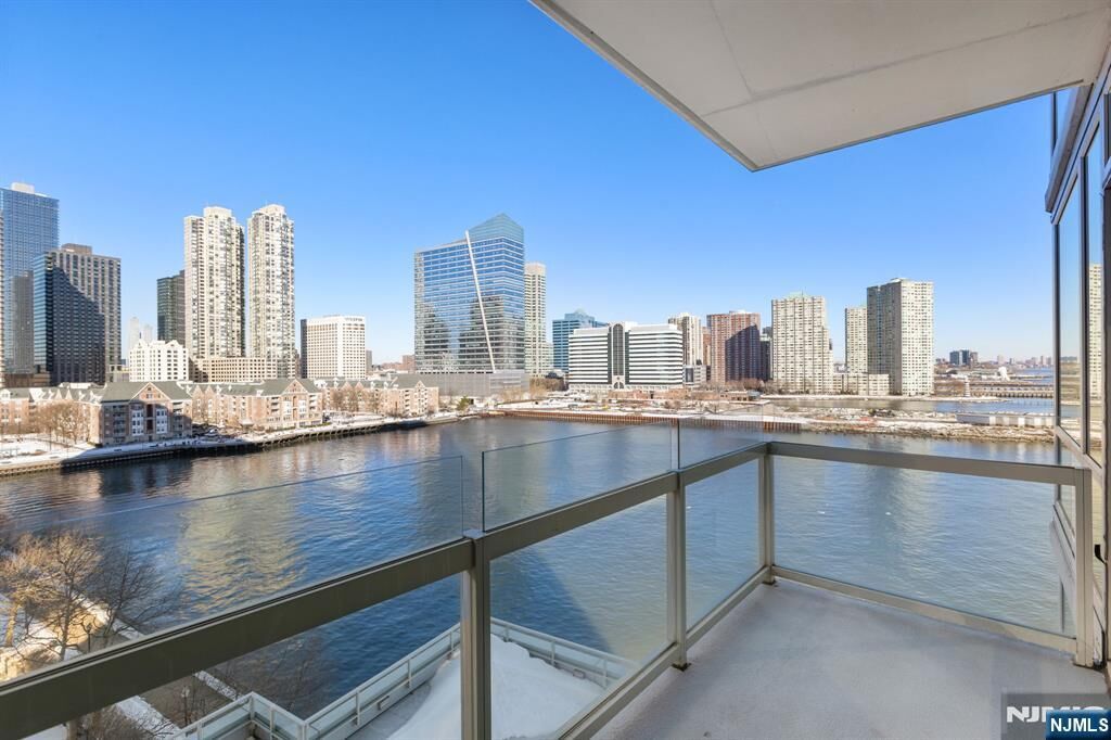 Property Photo:  2 2nd Street 801  NJ 07302 