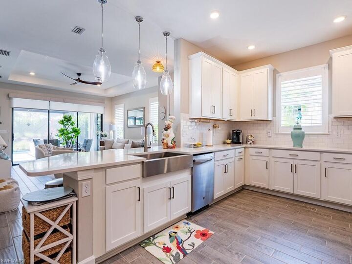 Property Photo: 15160 Sacile St FL 34114