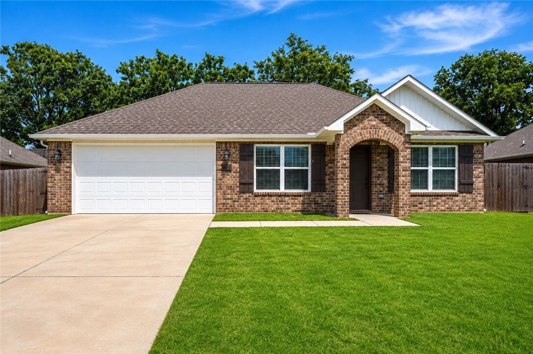 Property Photo:  804 Brook Street  AR 72734 