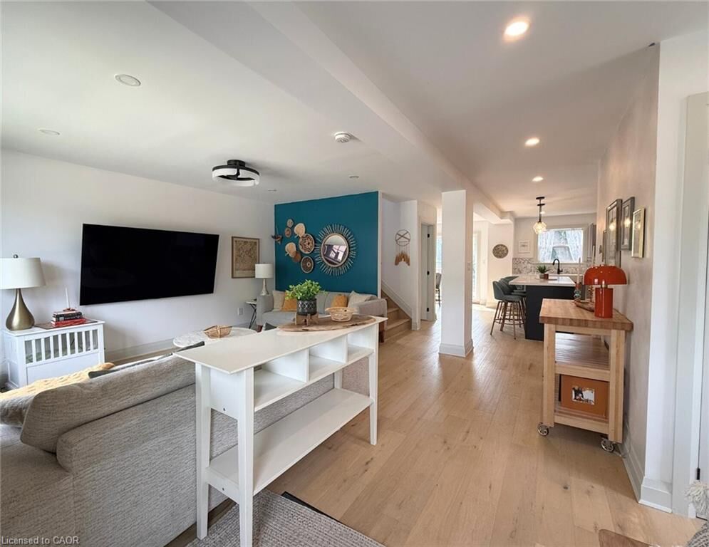 Property Photo:  286 East 18th Street Upper  ON L9A 4P6 