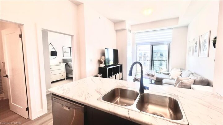 Property Photo:  460 Dundas Street 1208  ON L8B 2A5 