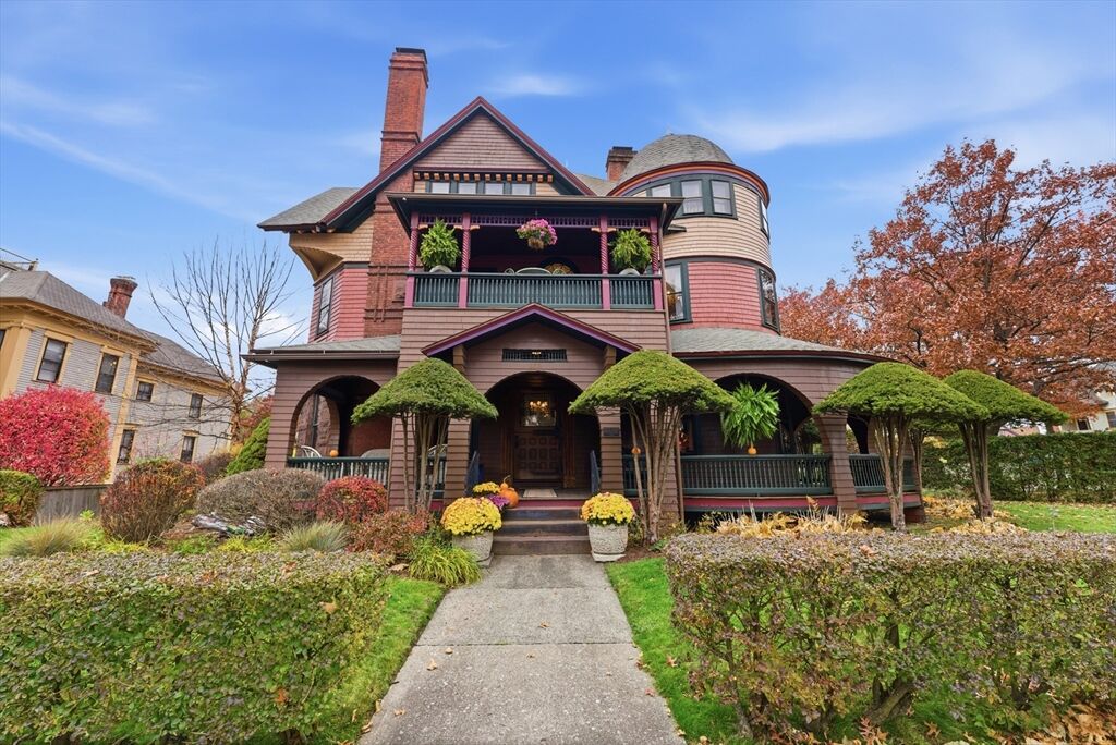 Property Photo: 1176 Worthington St MA 01104