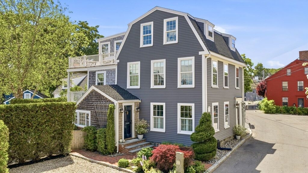 Property Photo: 33 Franklin St MA 01945