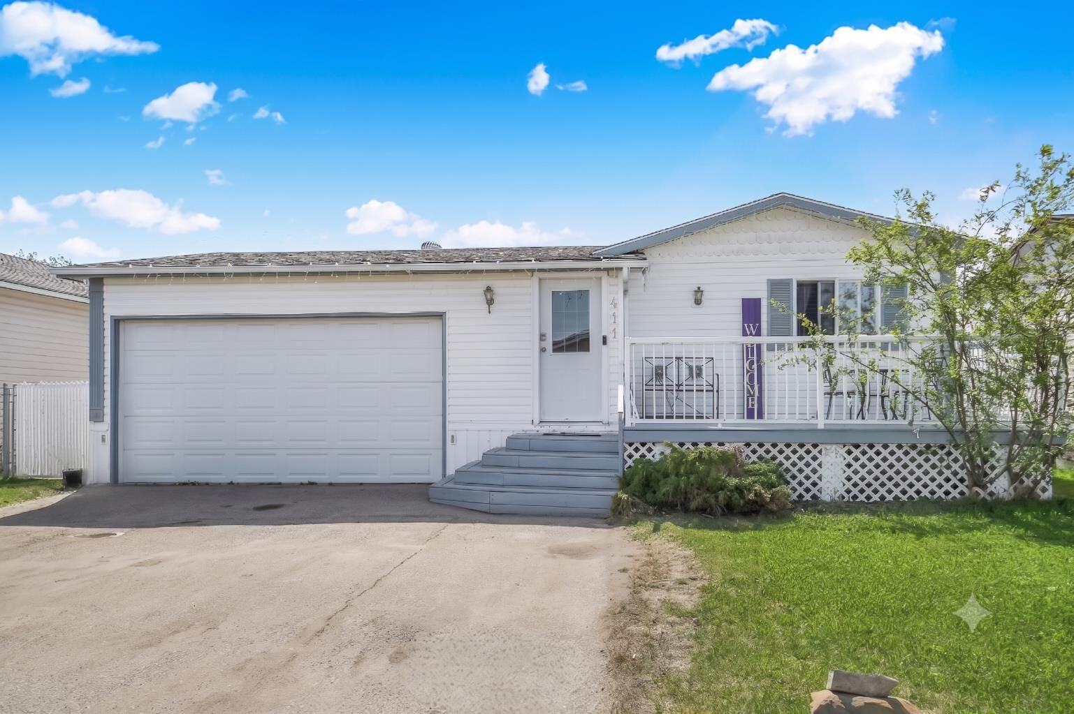 Property Photo:  411 Silver Pointe Drive  AB T8W 5K5 