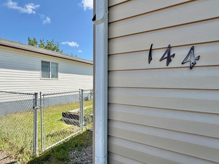 Property Photo:  144 Birch Street W  AB T1R 1H8 
