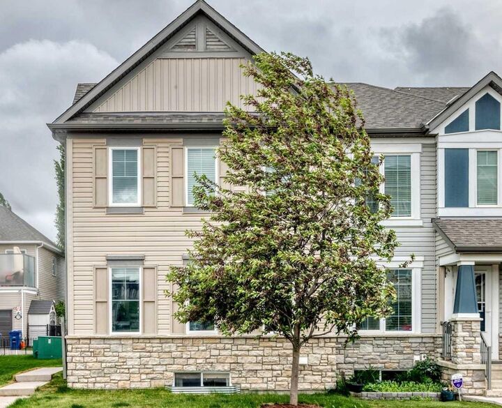 Property Photo:  535 Windstone Common SW  AB T4B 3R7 
