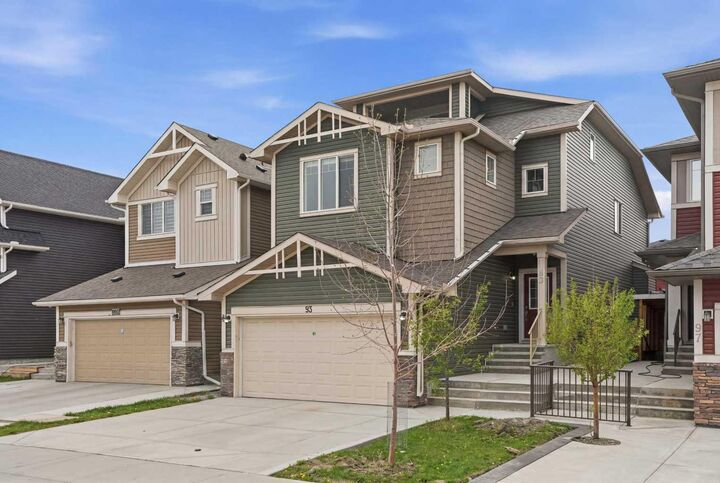 Property Photo:  93 Saddlestone Place NE  AB T3J 0Z6 