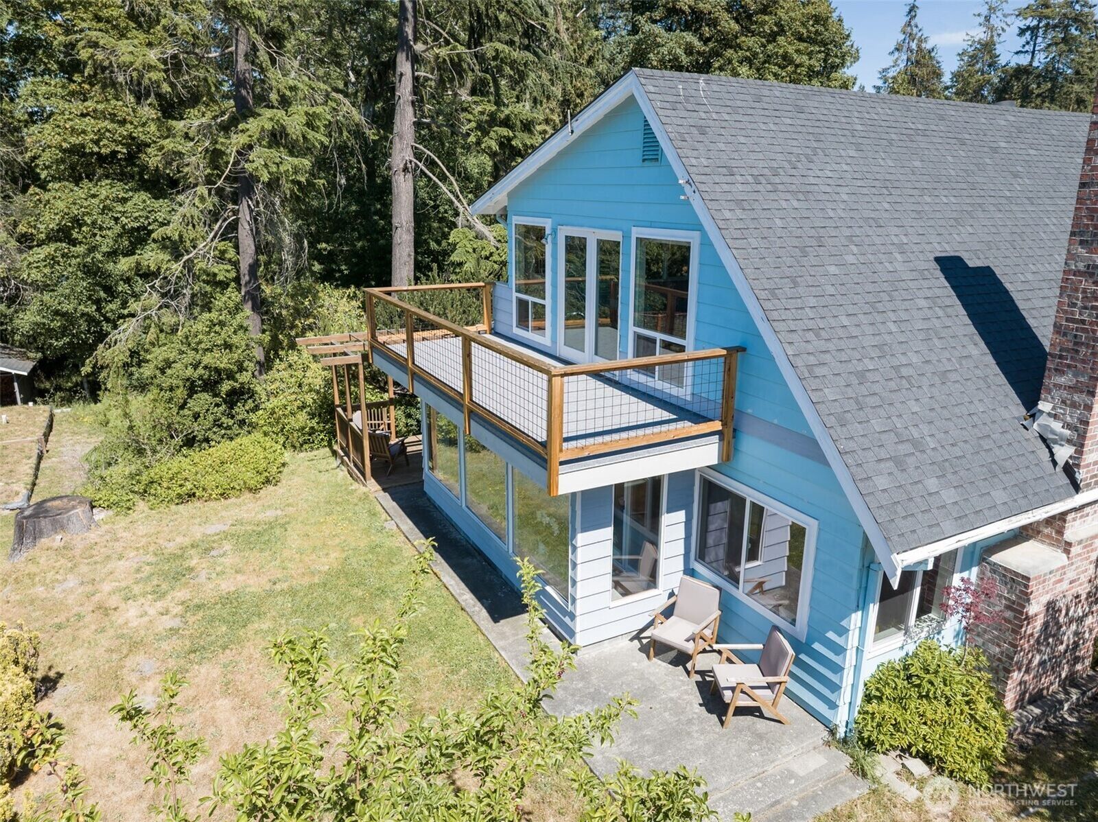 Property Photo: 100 Juan De Fuca Way WA 98362