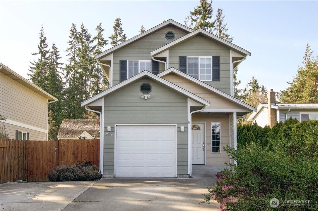 Property Photo:  1016  Campbell Avenue  WA 98362 