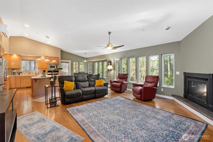 Property Photo:  7337  151st Avenue NE  WA 98052 
