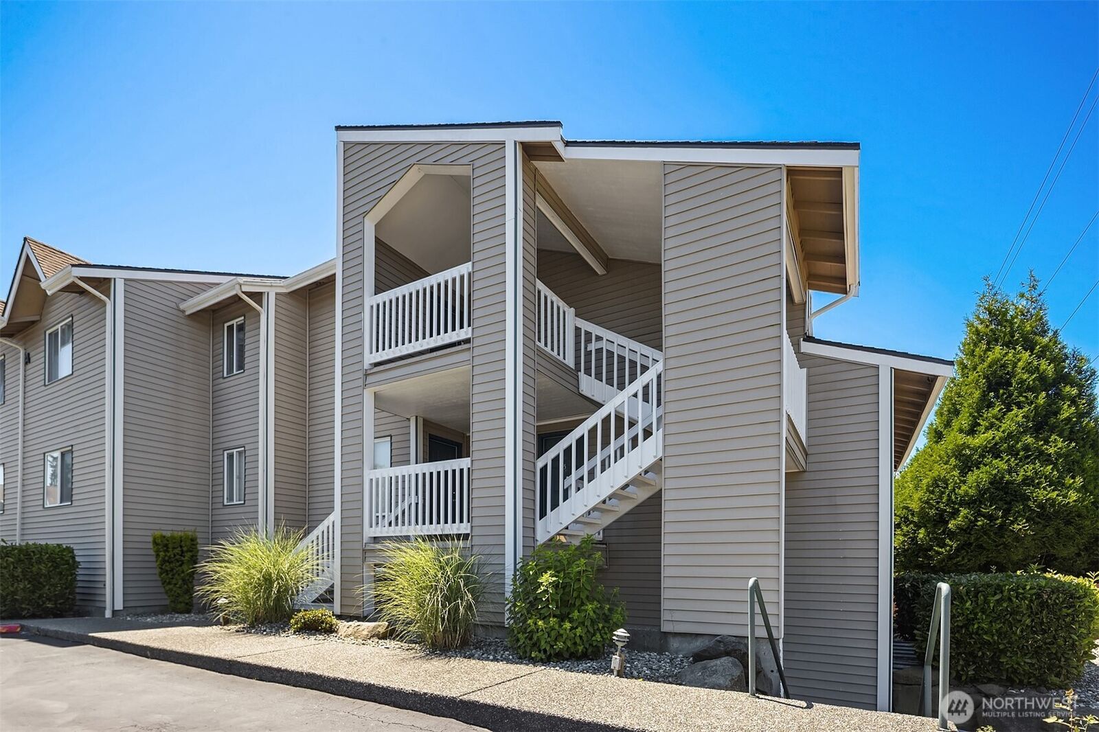 Property Photo:  1410 W Casino Road A5  WA 98204 