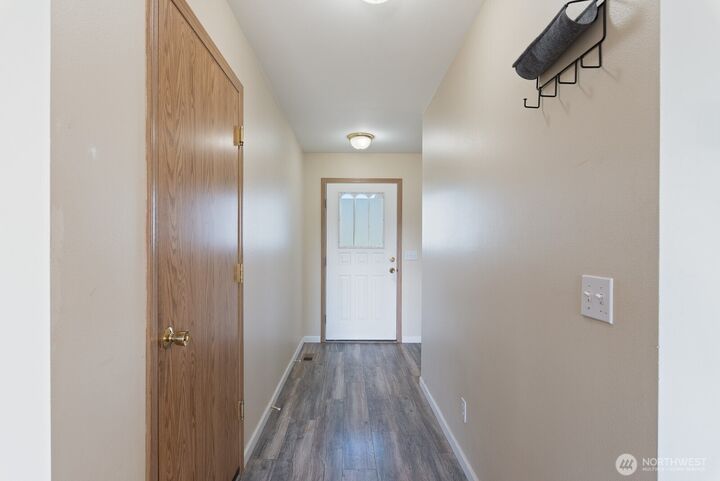 Property Photo:  942 NE Cordero Place  WA 98277 