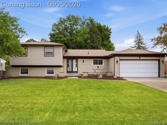 Property Photo:  17418 Country Club Drive  MI 48152 