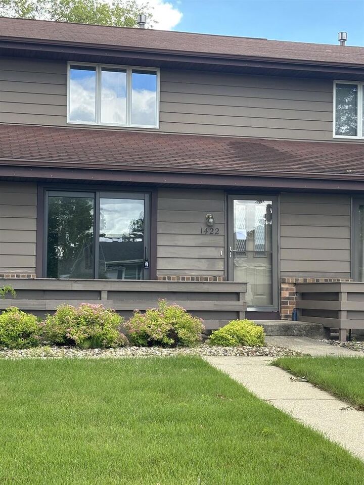 Property Photo: 1422 Dayton Drive 3 WI 53546