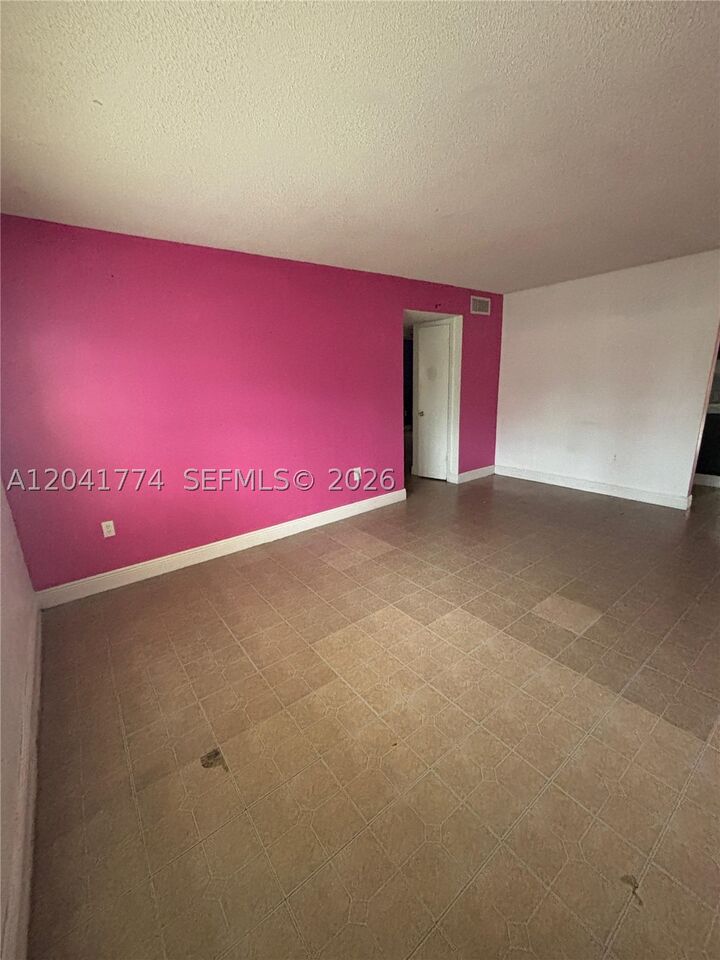 Property Photo:  5325 Curry Ford Rd A104  FL 32812 