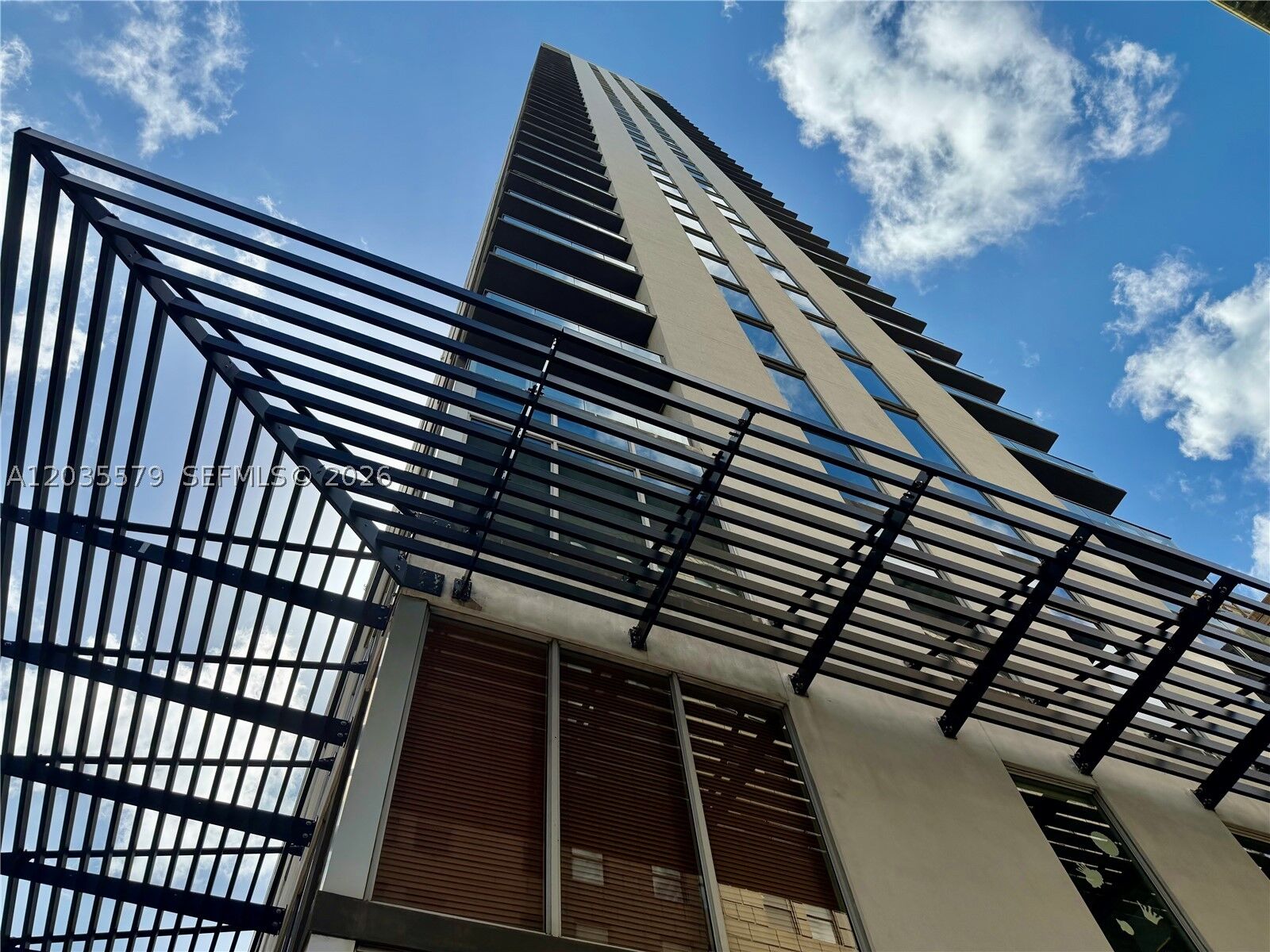 Property Photo:  151 SE 1st St 408  FL 33131 