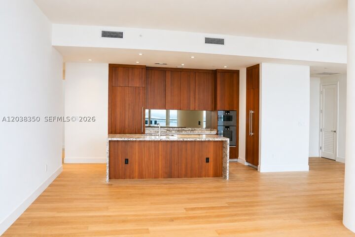 Property Photo: 175 SE 25th Rd 3103 FL 33129