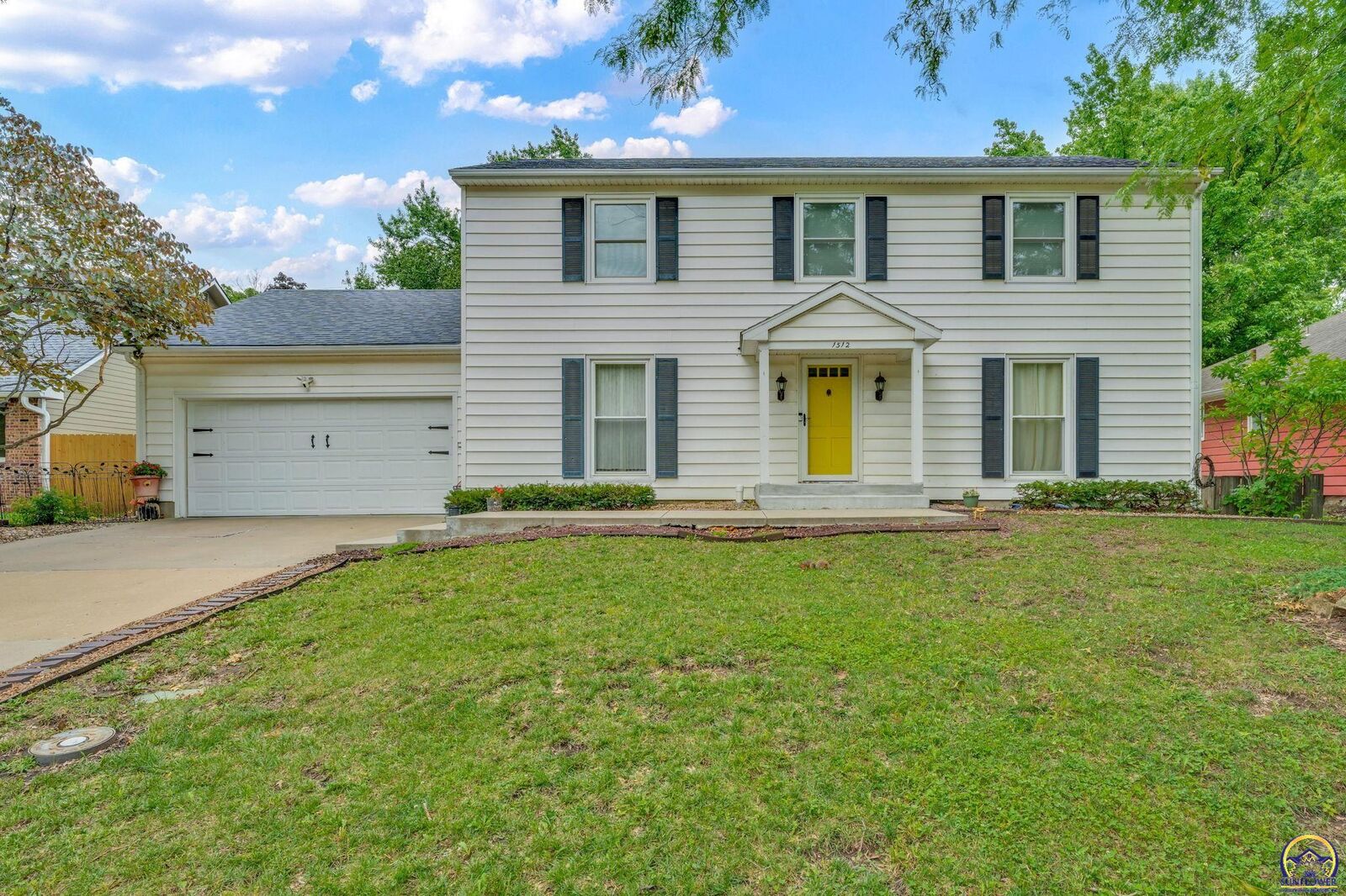 Property Photo:  1512 SW Ward Pky  KS 66604 