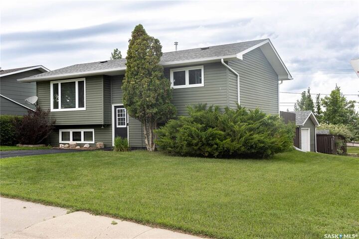 Property Photo: 600 5th Avenue W SK S0H 0B0